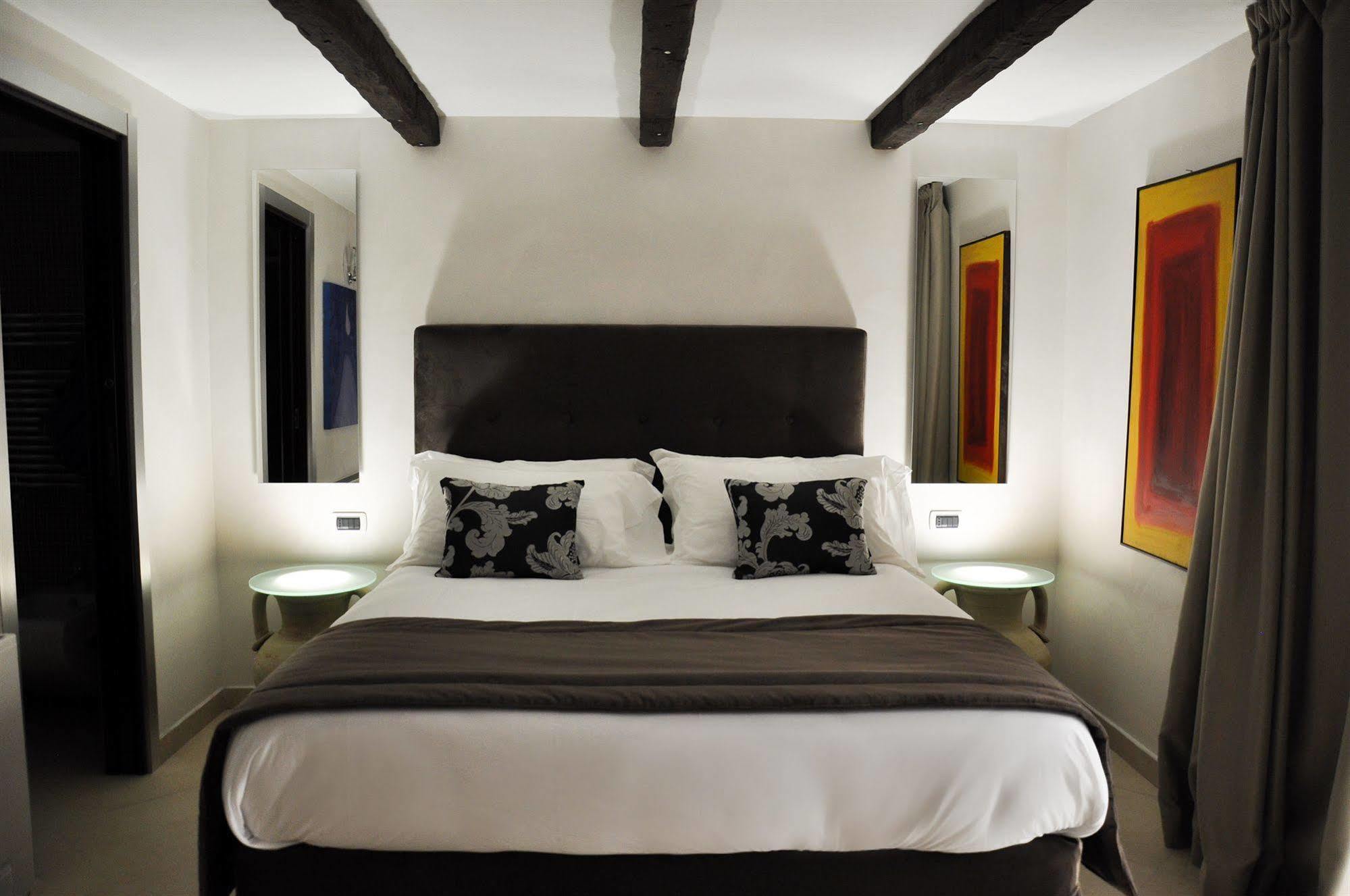 Bed and Breakfast The Royals Experience Neapol Exteriér fotografie