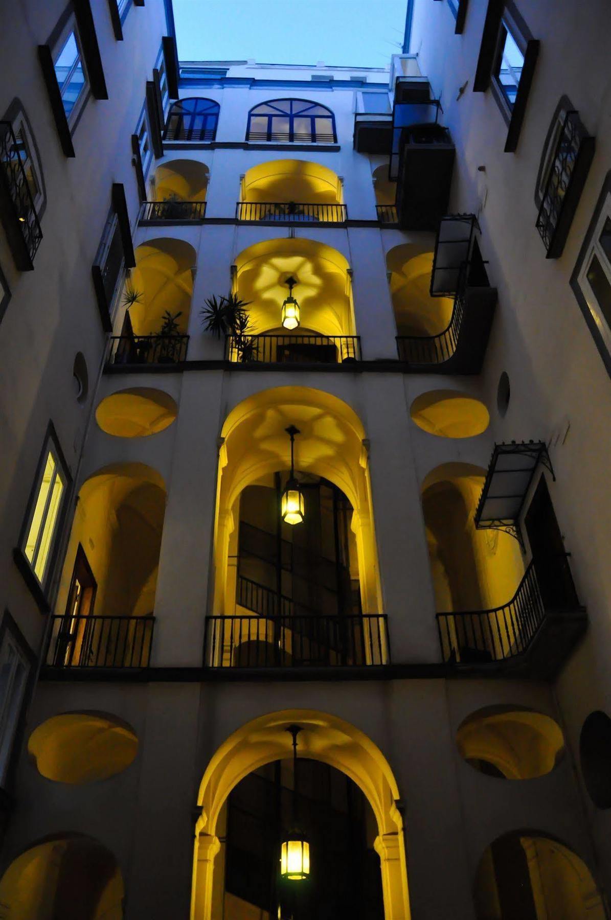 Bed and Breakfast The Royals Experience Neapol Exteriér fotografie